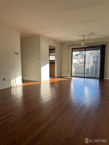 111-F Beverly Hill Terrace, Woodbridge Proper, NJ 07095