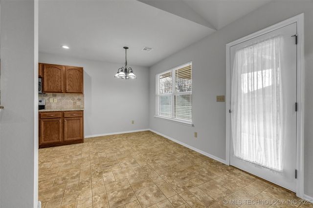 6722 E 129th Street S, Bixby, OK 74008