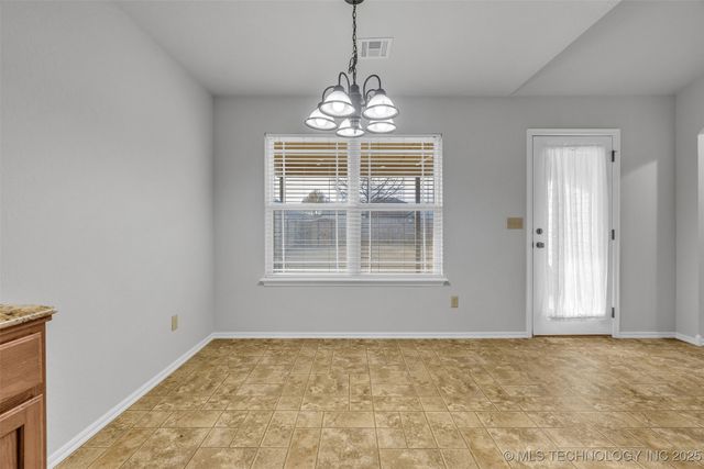 6722 E 129th Street S, Bixby, OK 74008