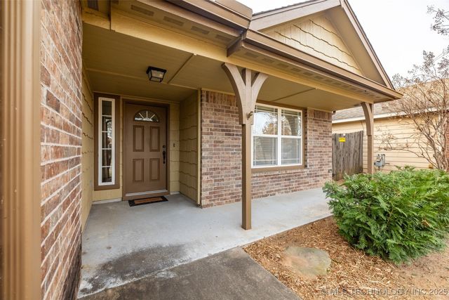 6722 E 129th Street S, Bixby, OK 74008