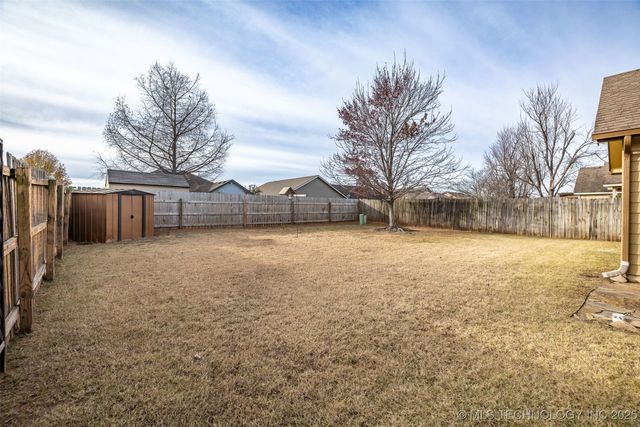 6722 E 129th Street S, Bixby, OK 74008