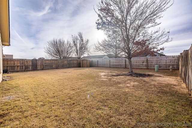 6722 E 129th Street S, Bixby, OK 74008