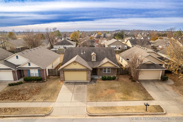 6722 E 129th Street S, Bixby, OK 74008