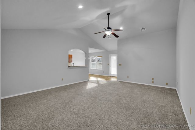 6722 E 129th Street S, Bixby, OK 74008