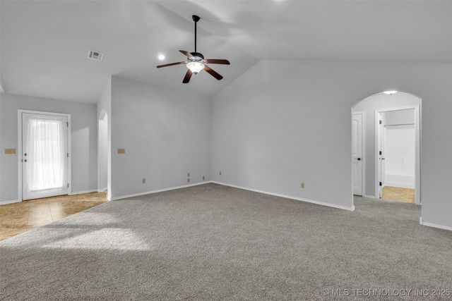 6722 E 129th Street S, Bixby, OK 74008