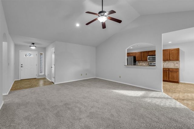 6722 E 129th Street S, Bixby, OK 74008