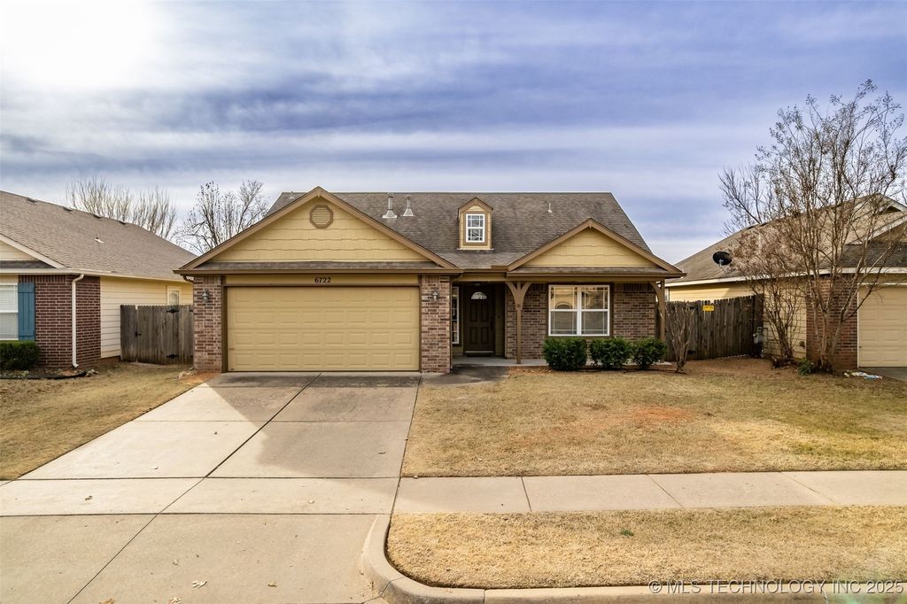 6722 E 129th Street S, Bixby, OK 74008