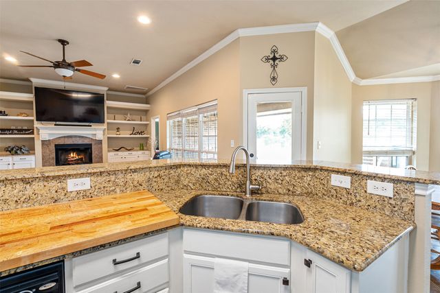 118 Janice Lane, Mabank, TX 75156