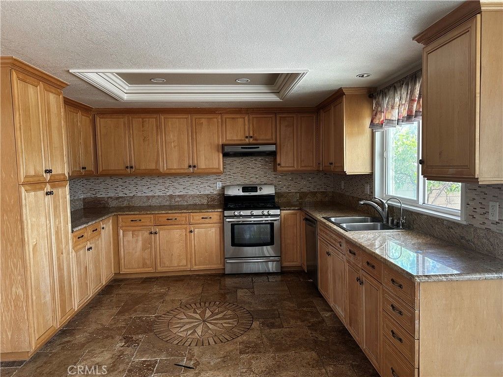 Image 4 of property listing at 2148 Seaview, Fullerton, CA 92833