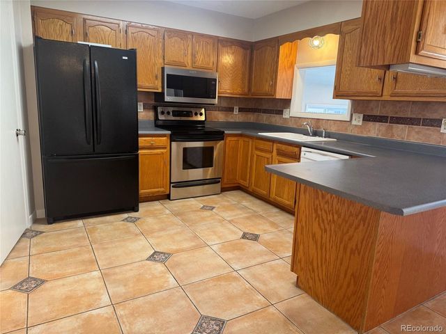 2840 Spartan Dr, Canon City, CO 81212