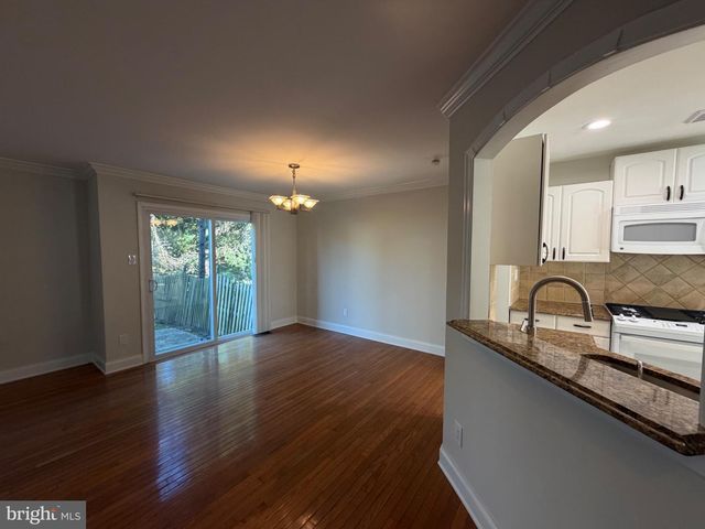 74 KIRKWOOD DR, Newtown, PA 18940