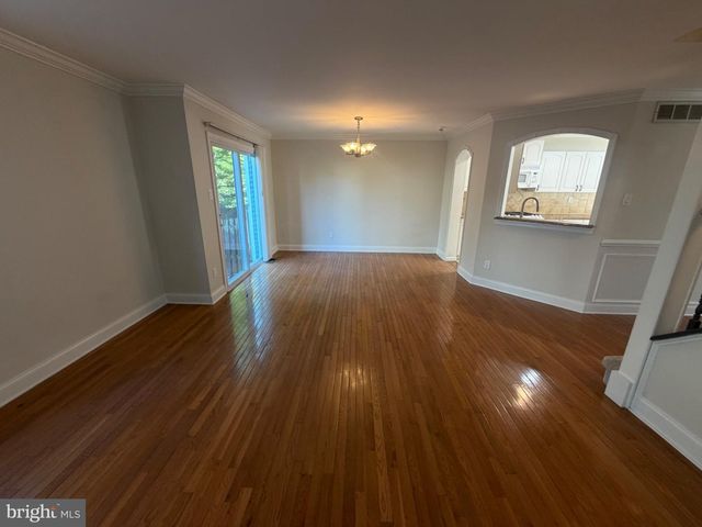 74 KIRKWOOD DR, Newtown, PA 18940