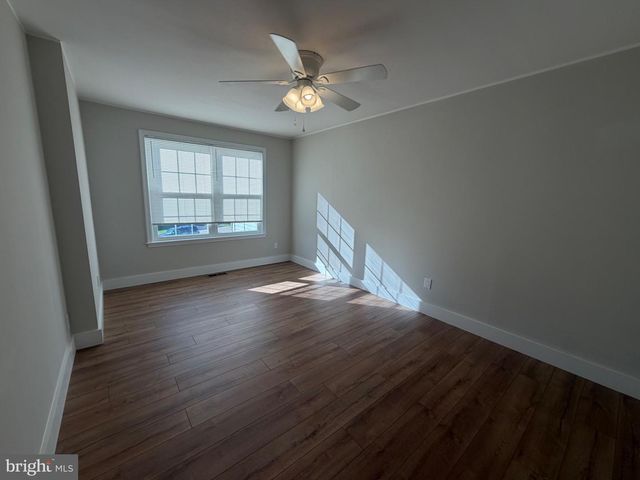 74 KIRKWOOD DR, Newtown, PA 18940