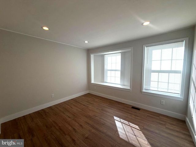 74 KIRKWOOD DR, Newtown, PA 18940