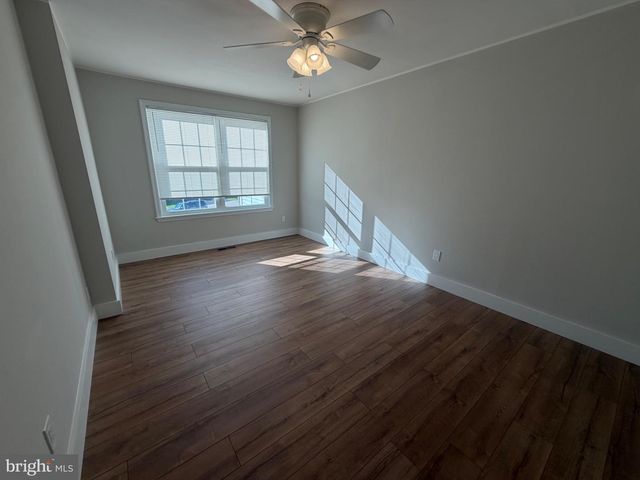 74 KIRKWOOD DR, Newtown, PA 18940