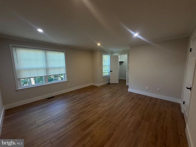 74 KIRKWOOD DR, Newtown, PA 18940