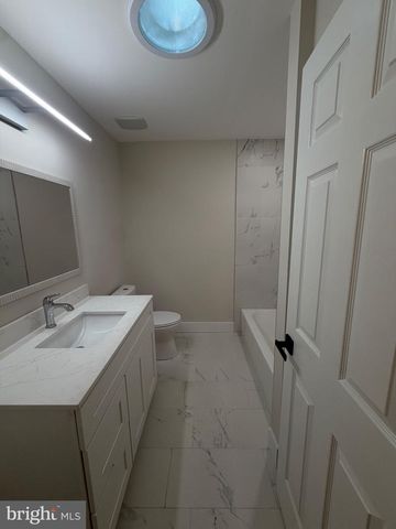 74 KIRKWOOD DR, Newtown, PA 18940