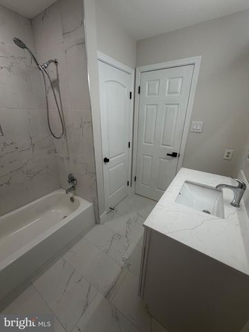 74 KIRKWOOD DR, Newtown, PA 18940