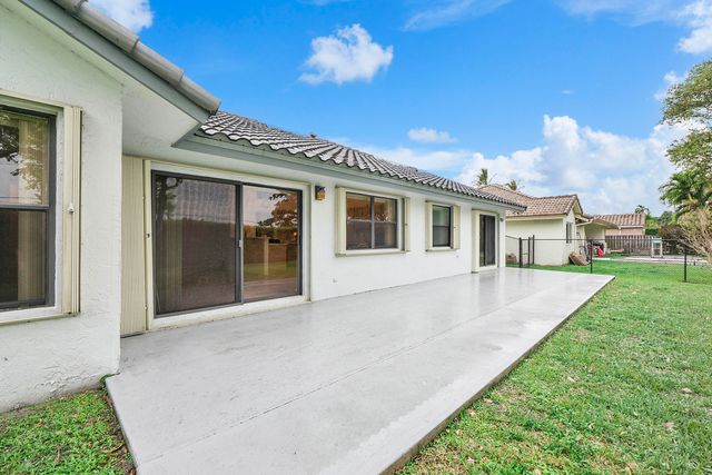 9561 N Orchard Circle, Davie, FL 33328