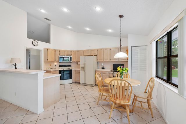 9561 N Orchard Circle, Davie, FL 33328