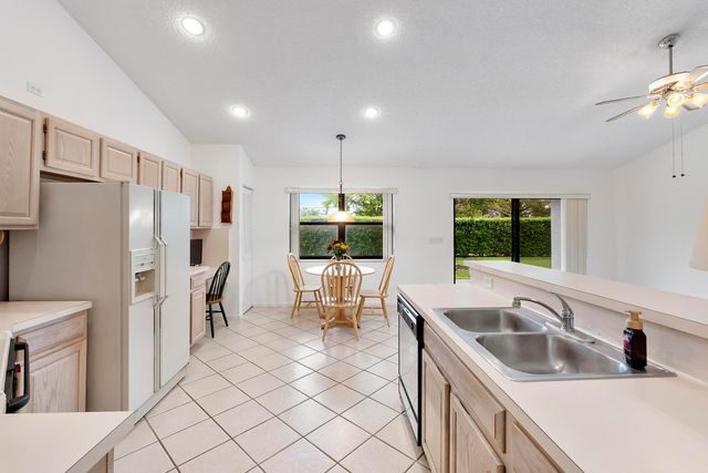 9561 N Orchard Circle, Davie, FL 33328