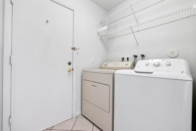 9561 N Orchard Circle, Davie, FL 33328