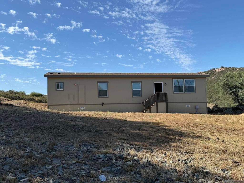 Image 2 of property listing at 22815 Illahee Dr., Alpine, CA 91901