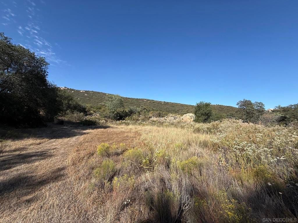 Image 24 of property listing at 22815 Illahee Dr., Alpine, CA 91901