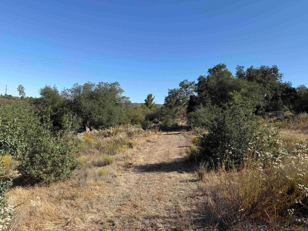 Image 25 of property listing at 22815 Illahee Dr., Alpine, CA 91901