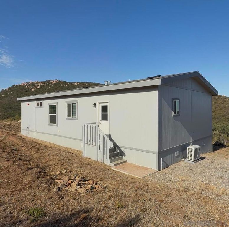 Image 28 of property listing at 22815 Illahee Dr., Alpine, CA 91901