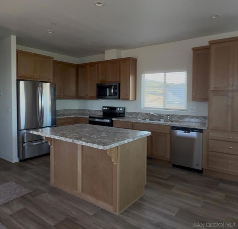 Image 3 of property listing at 22815 Illahee Dr., Alpine, CA 91901