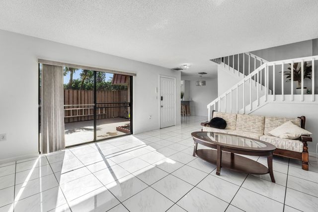 3310 MERIDIAN Way S A, Palm Beach Gardens, FL 33410
