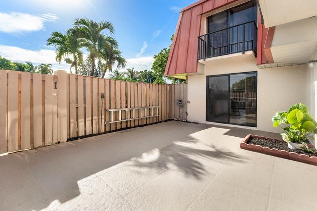 3310 MERIDIAN Way S A, Palm Beach Gardens, FL 33410