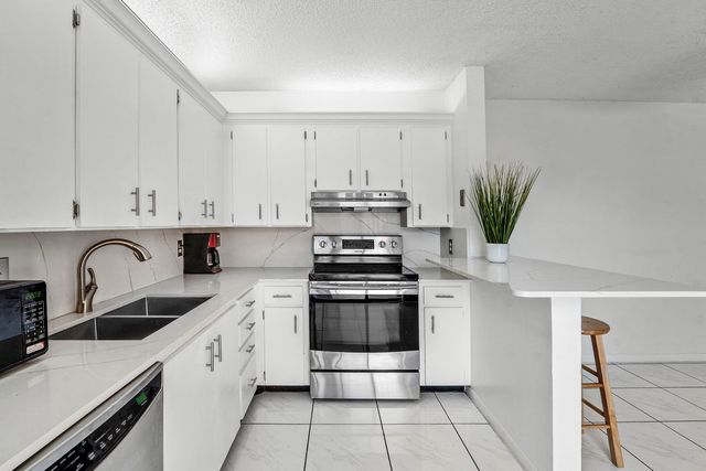 3310 MERIDIAN Way S A, Palm Beach Gardens, FL 33410