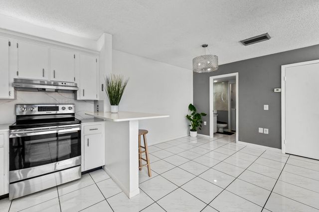 3310 MERIDIAN Way S A, Palm Beach Gardens, FL 33410