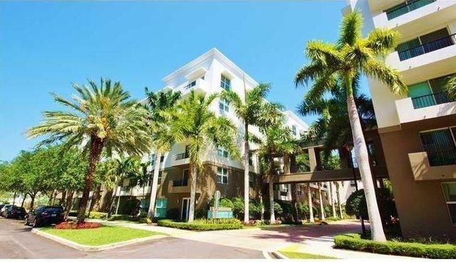 2421 NE 65th Street 205, Fort Lauderdale, FL 33308