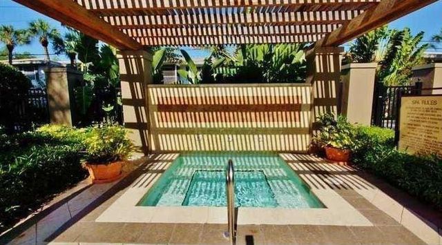 2421 NE 65th Street 205, Fort Lauderdale, FL 33308