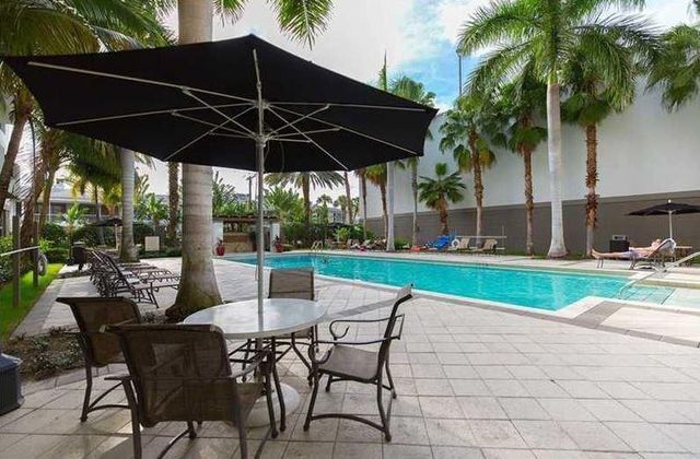 2421 NE 65th Street 205, Fort Lauderdale, FL 33308