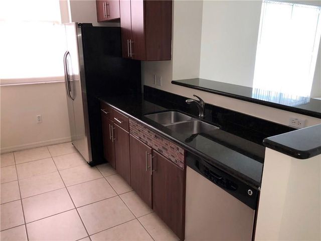 2421 NE 65th Street 205, Fort Lauderdale, FL 33308