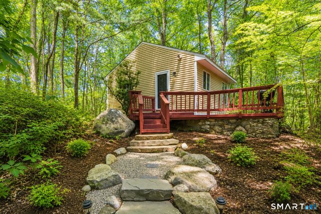 39 Powder Horn Hill Road, Wilton, CT 06897