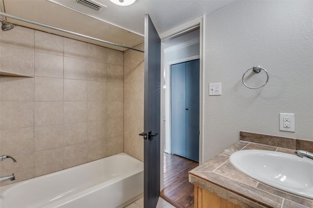 4616 W Lovers Lane 121, Dallas, TX 75209