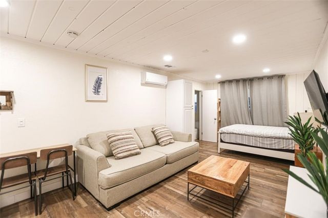 6792 Gaviota, Long Beach, CA 90805