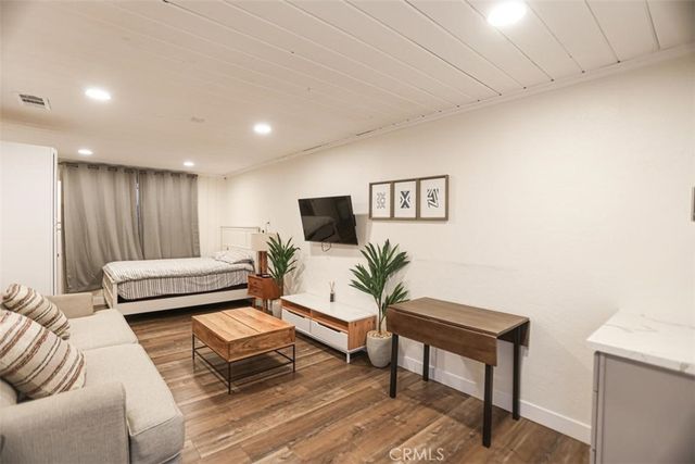 6792 Gaviota, Long Beach, CA 90805