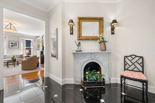 398 Marlborough St 1, Boston, MA 02115