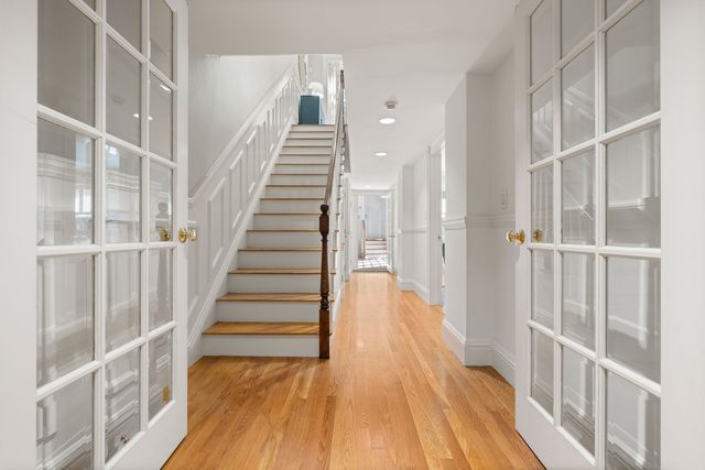 398 Marlborough St 1, Boston, MA 02115
