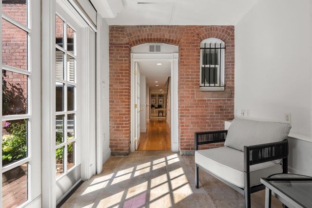 398 Marlborough St 1, Boston, MA 02115