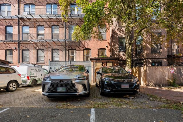 398 Marlborough St 1, Boston, MA 02115