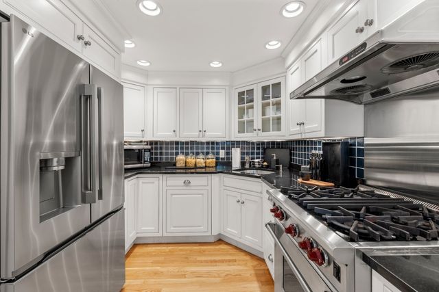 398 Marlborough St 1, Boston, MA 02115