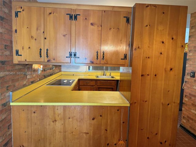 11820 SW 69th Ct *, Pinecrest, FL 33156