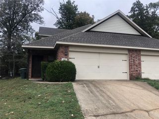 1961 E Peppervine Drive, Fayetteville, AR 72701